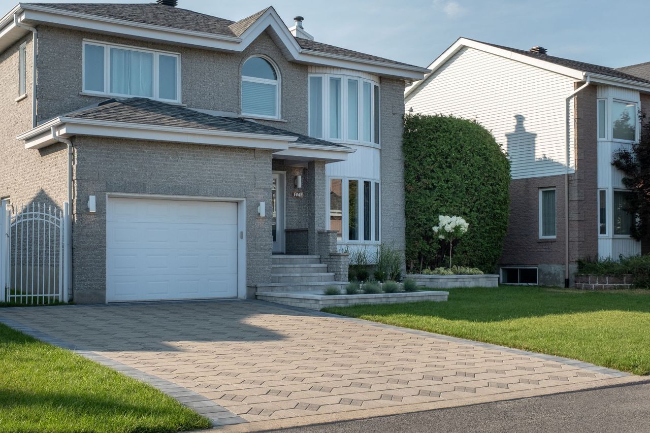 Interlocking pavers